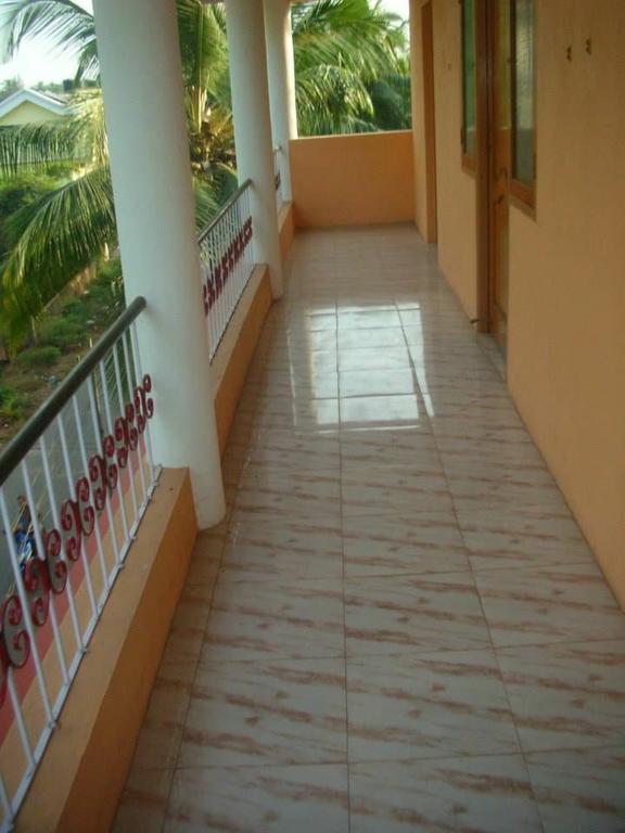 Madonna Holidays Apartment Benaulim Exterior photo